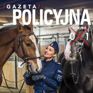 okładka gazety policyjnej na której widnieje policjantka wraz z koniami służbowymi